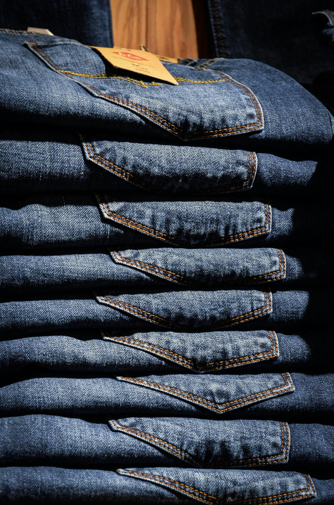 Denim Weight Guide: Choosing the Right Weight for Your Jeans