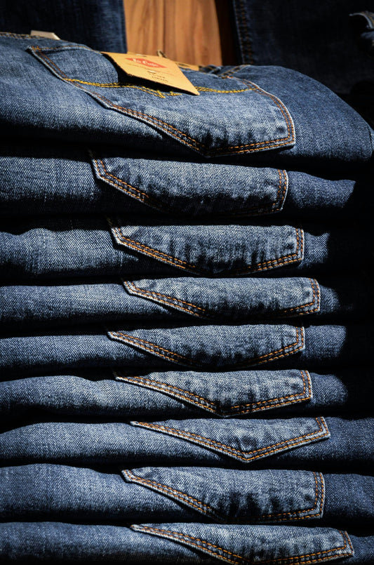 Denim Weight Guide: Choosing the Right Weight for Your Jeans